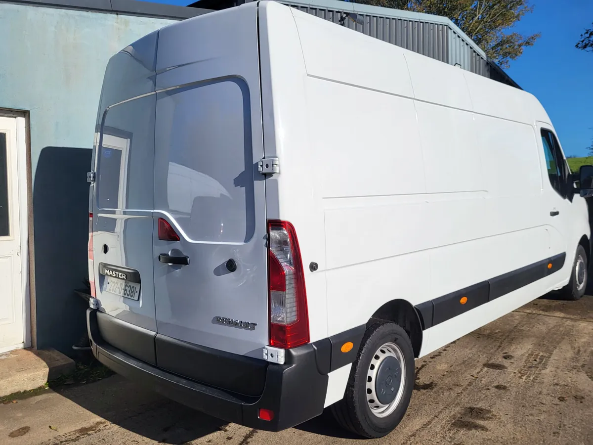 Renault Master 2023 LM35 2.3dci 135bhp - Image 4