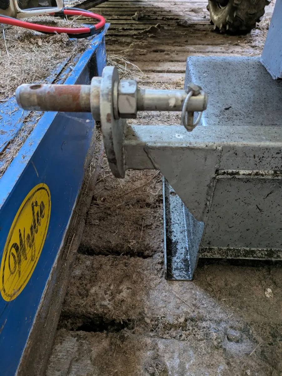 Tusk second hand 14 ton log splitter - Image 3