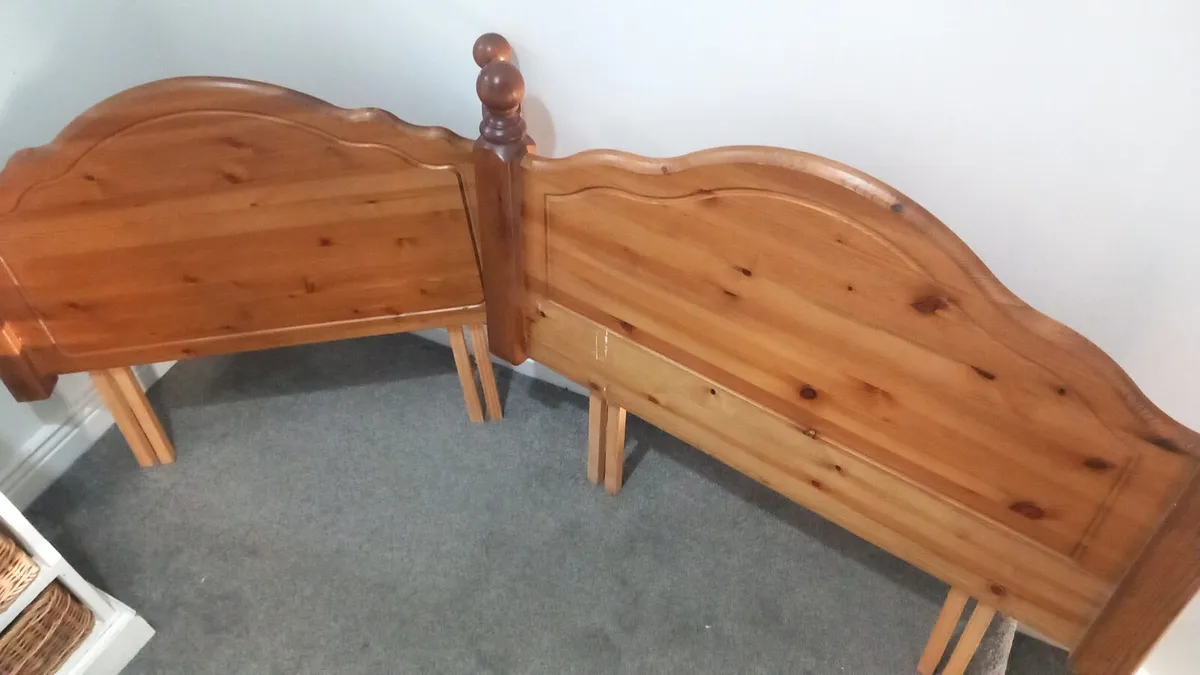 2 single headboards - Image 2