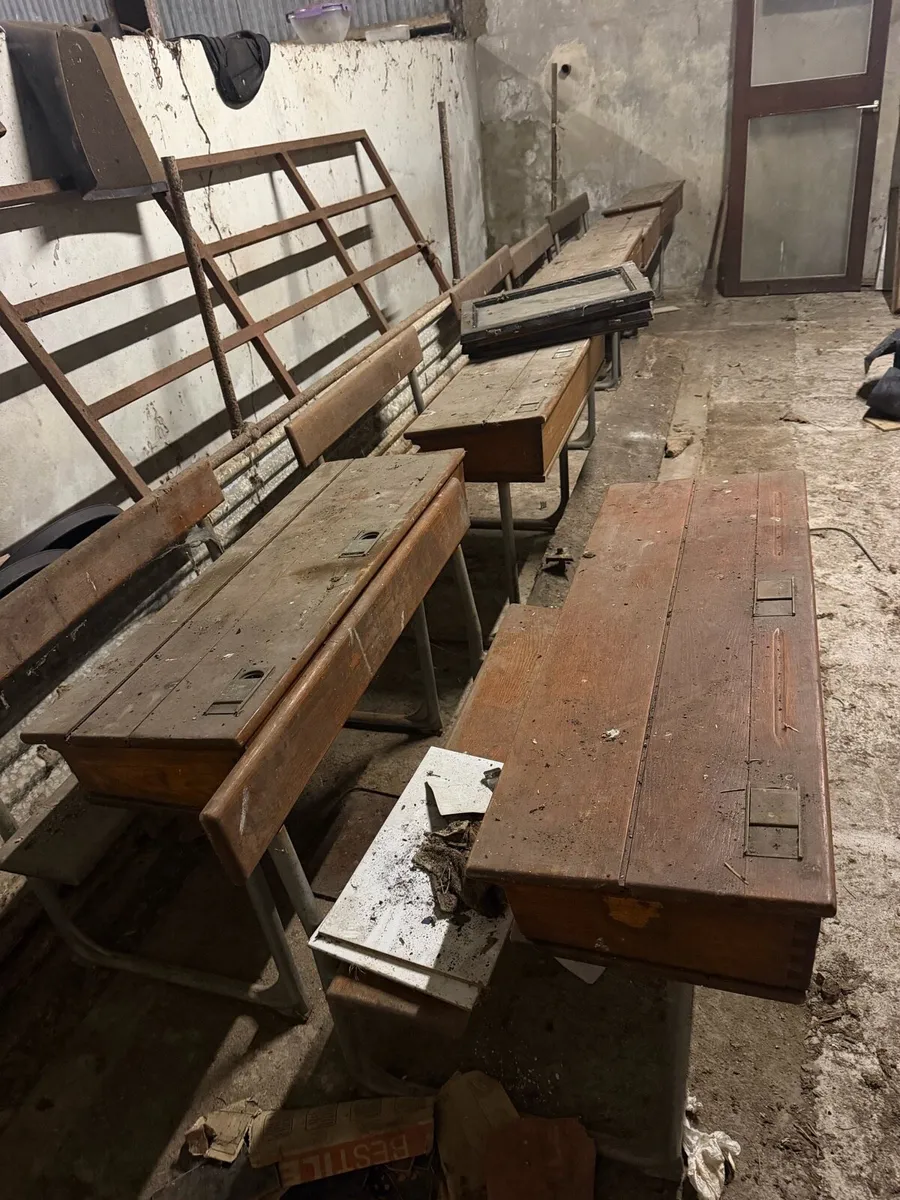 School desks - Image 2