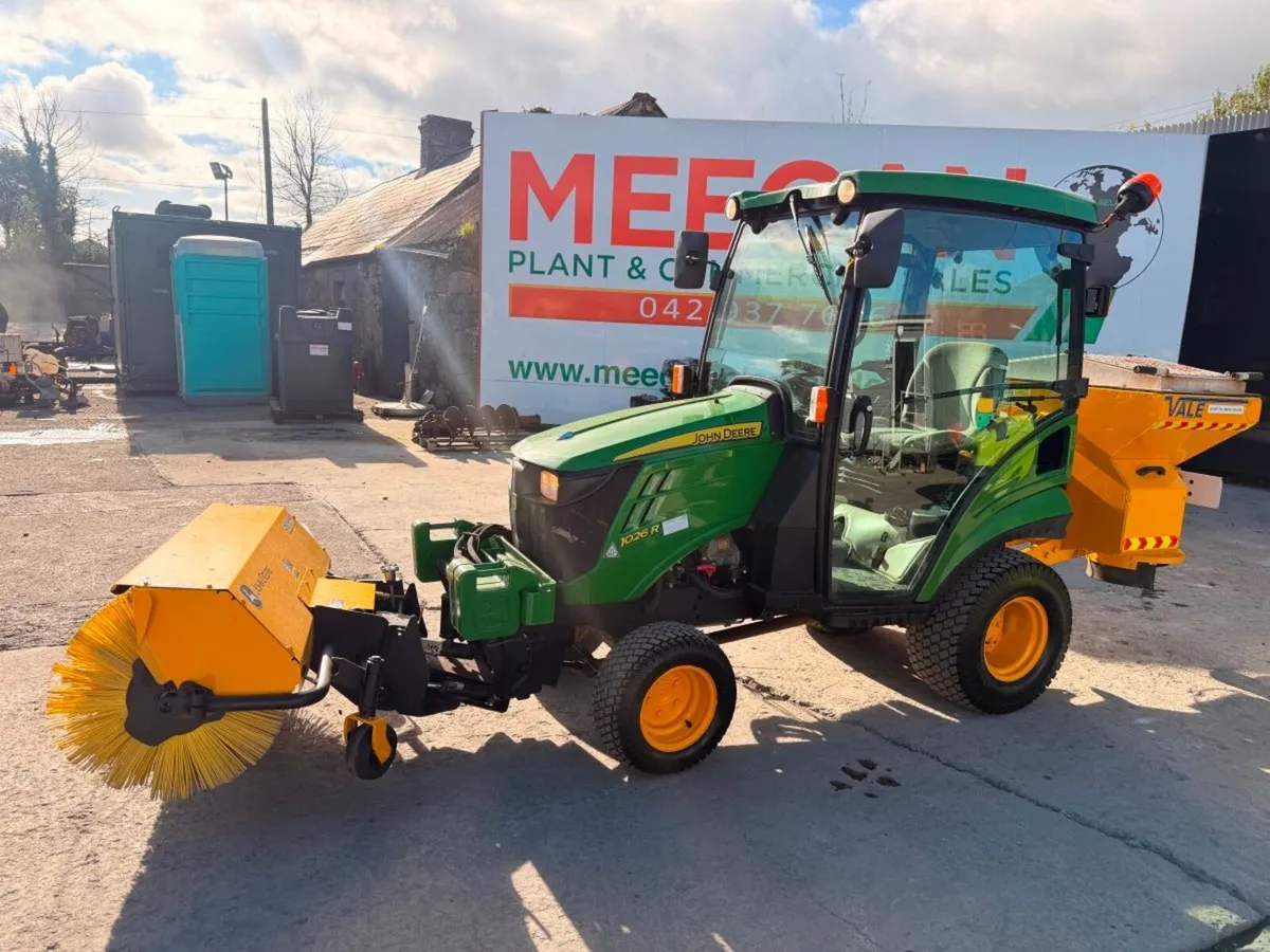 2019 John Deere 1026R Compact Tractor  Brush & Gri - Image 3