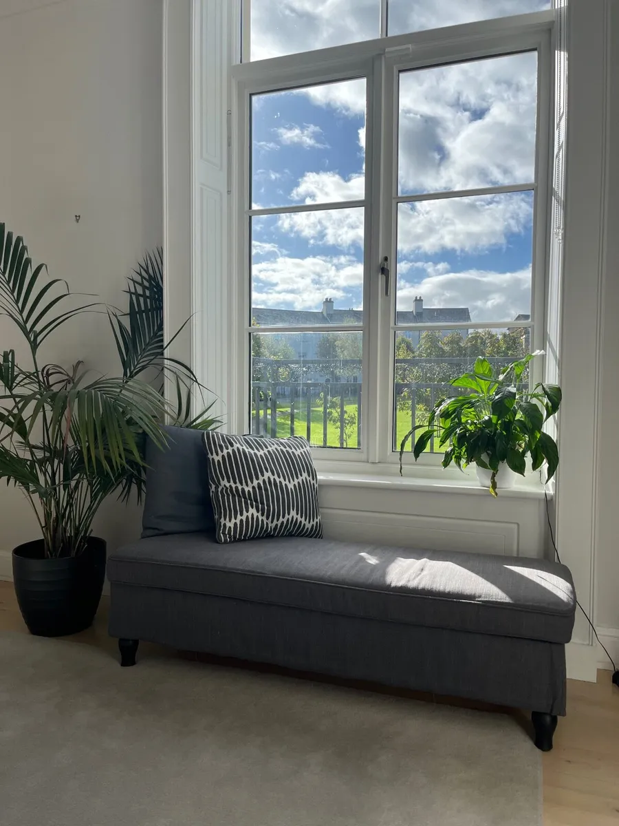 Storage bench seat - Image 1