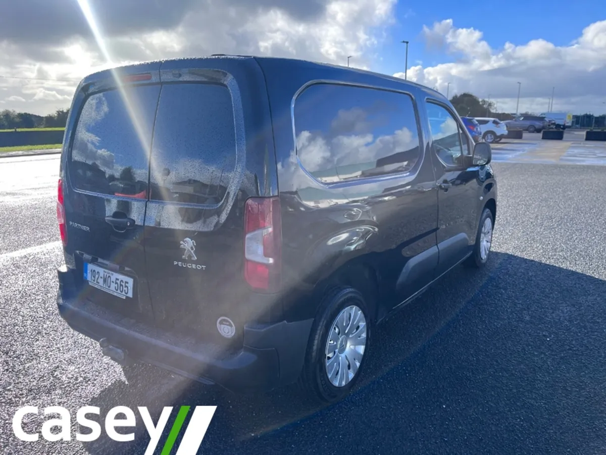 Peugeot Partner ACTIVE 1.6 BLUEHDI 75 650KG 2DR - Image 4