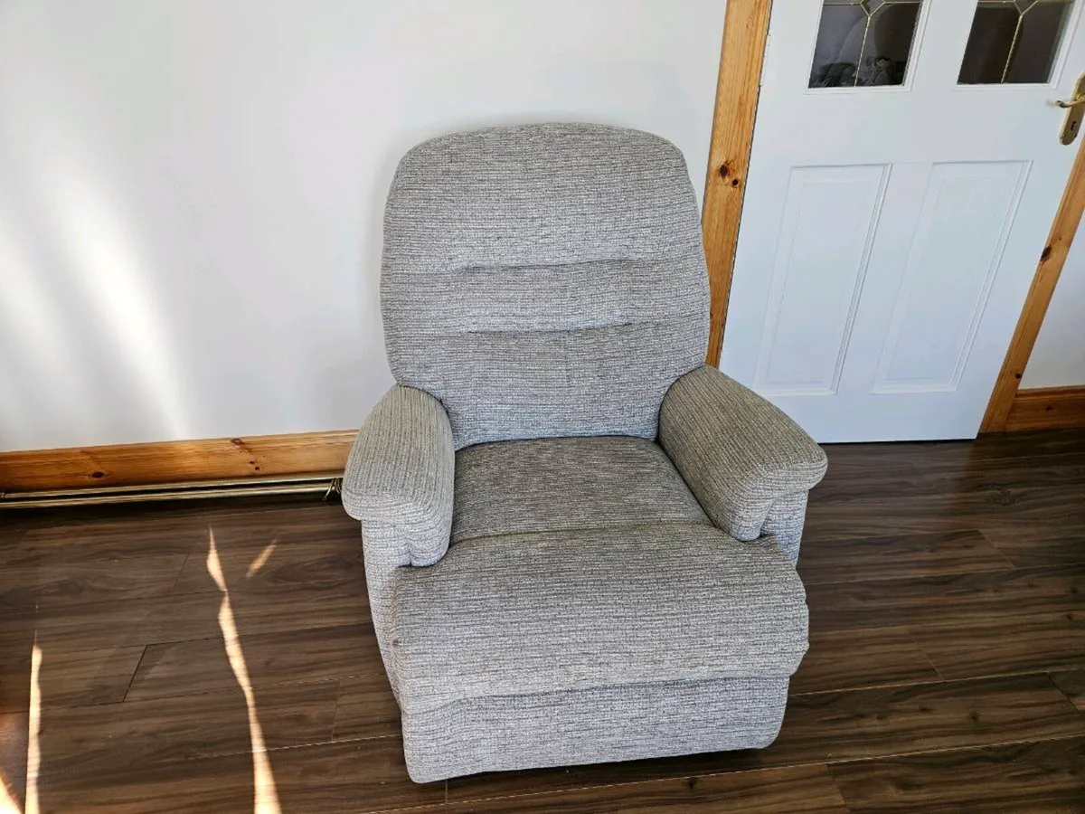 New suite of furniture - Image 2