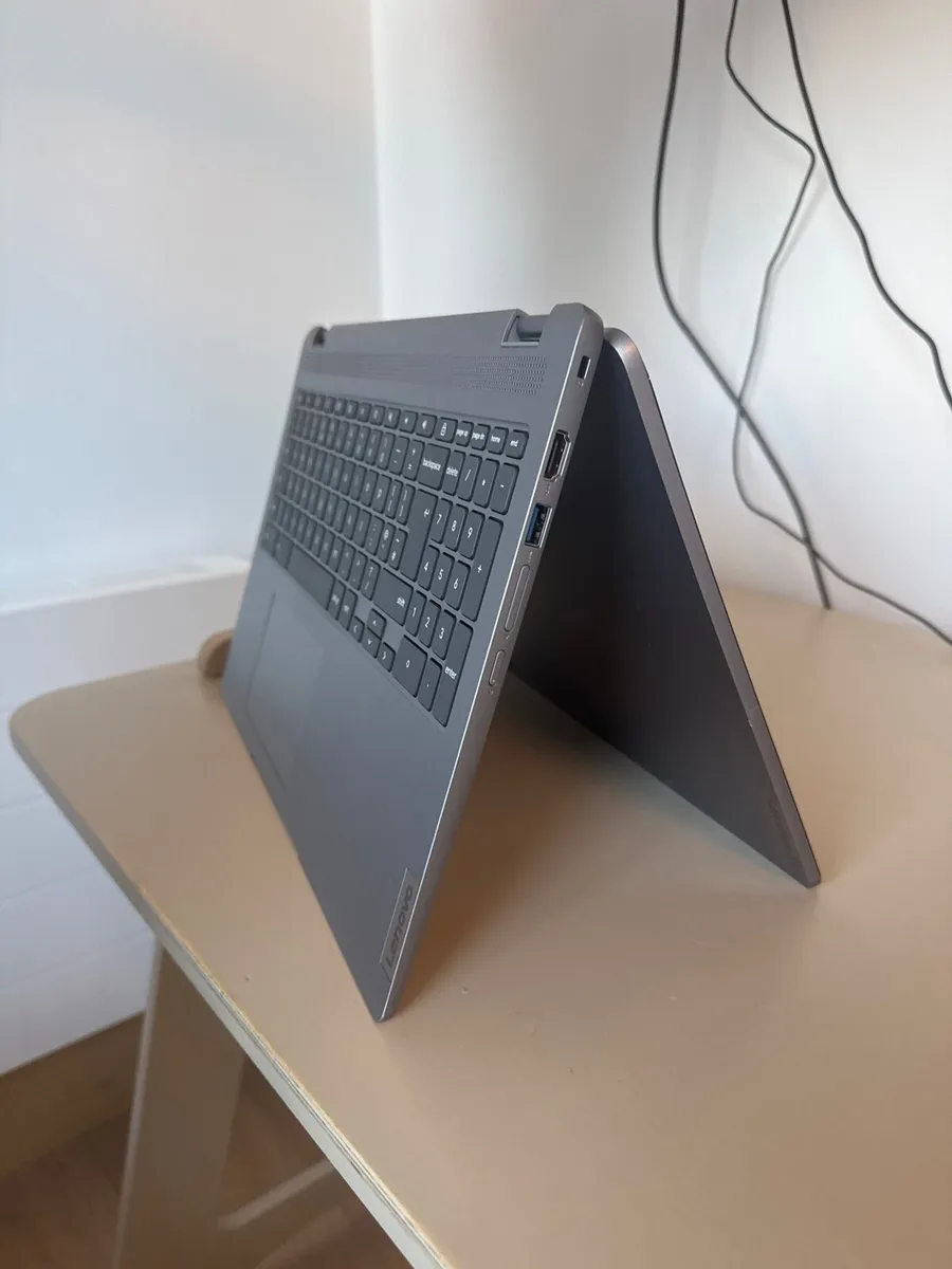 Chromebook - Image 2
