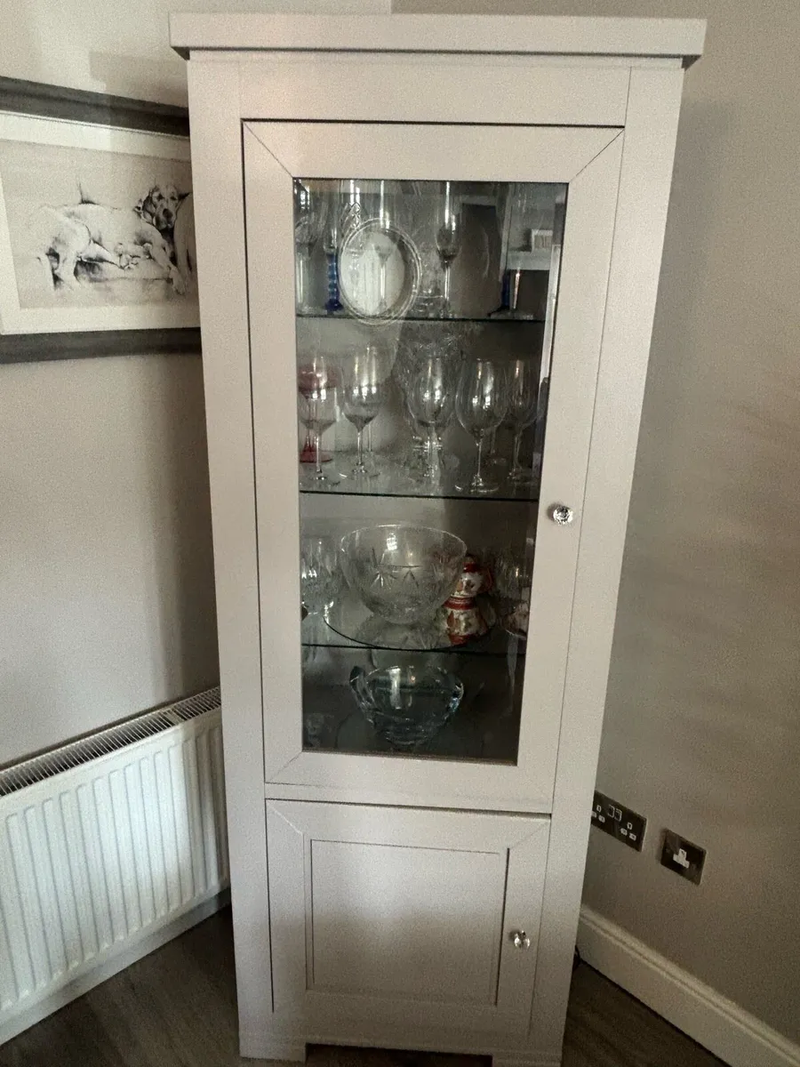 Display Cabinet - Image 1