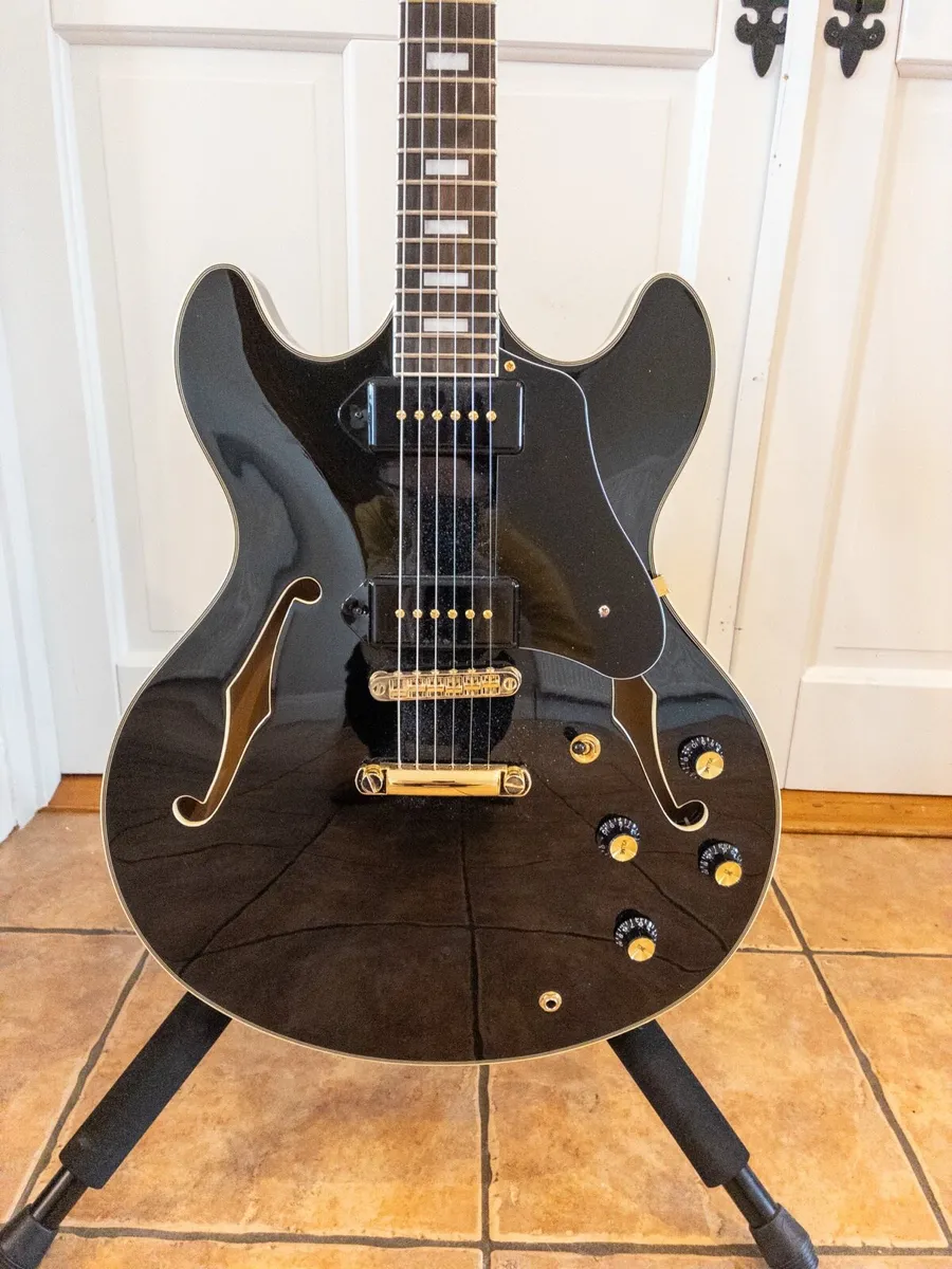 Sire Larry Carlton H7V BK guitar with P90s - Image 1