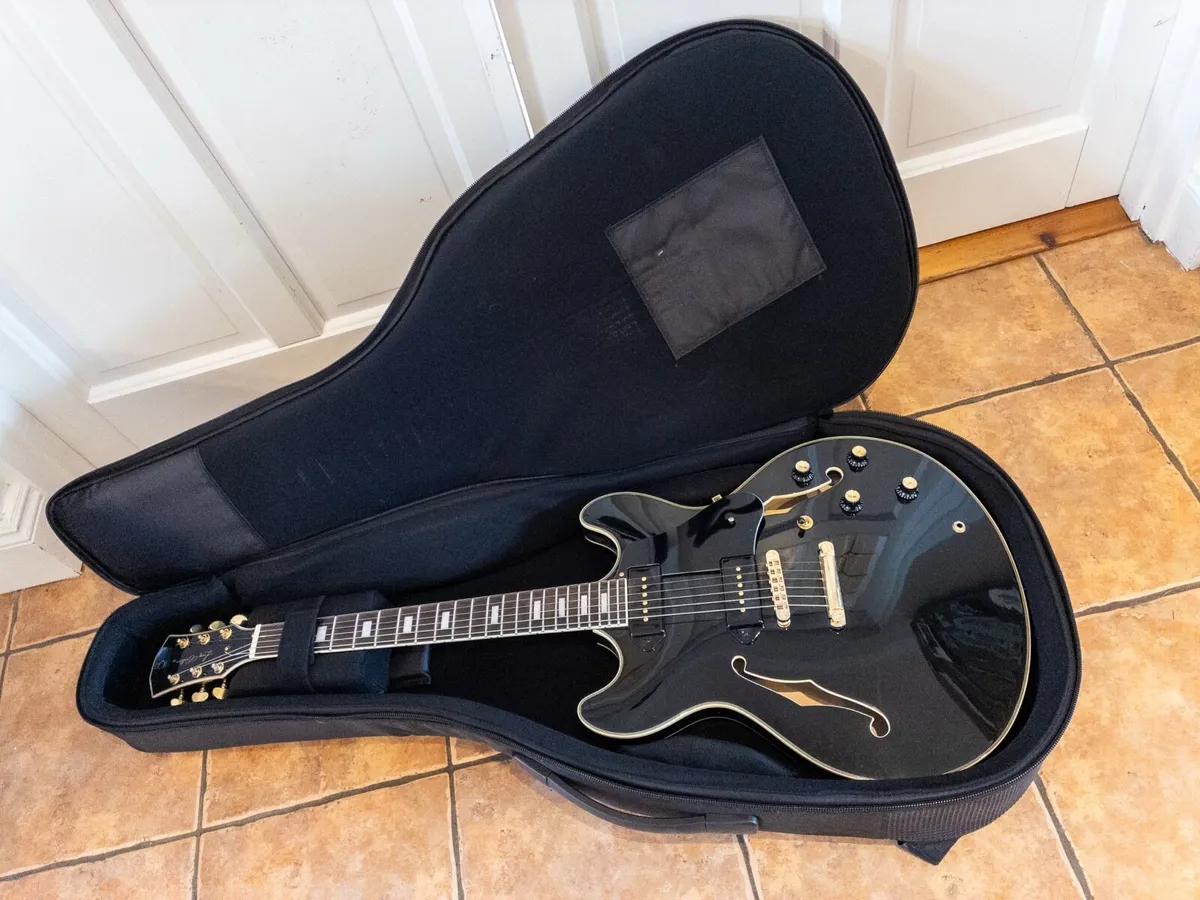 Sire Larry Carlton H7V BK guitar with P90s - Image 2
