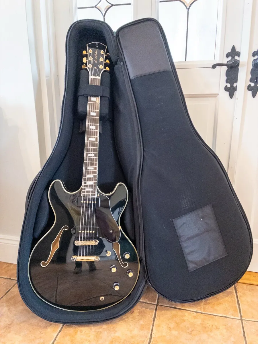 Sire Larry Carlton H7V BK guitar with P90s - Image 3