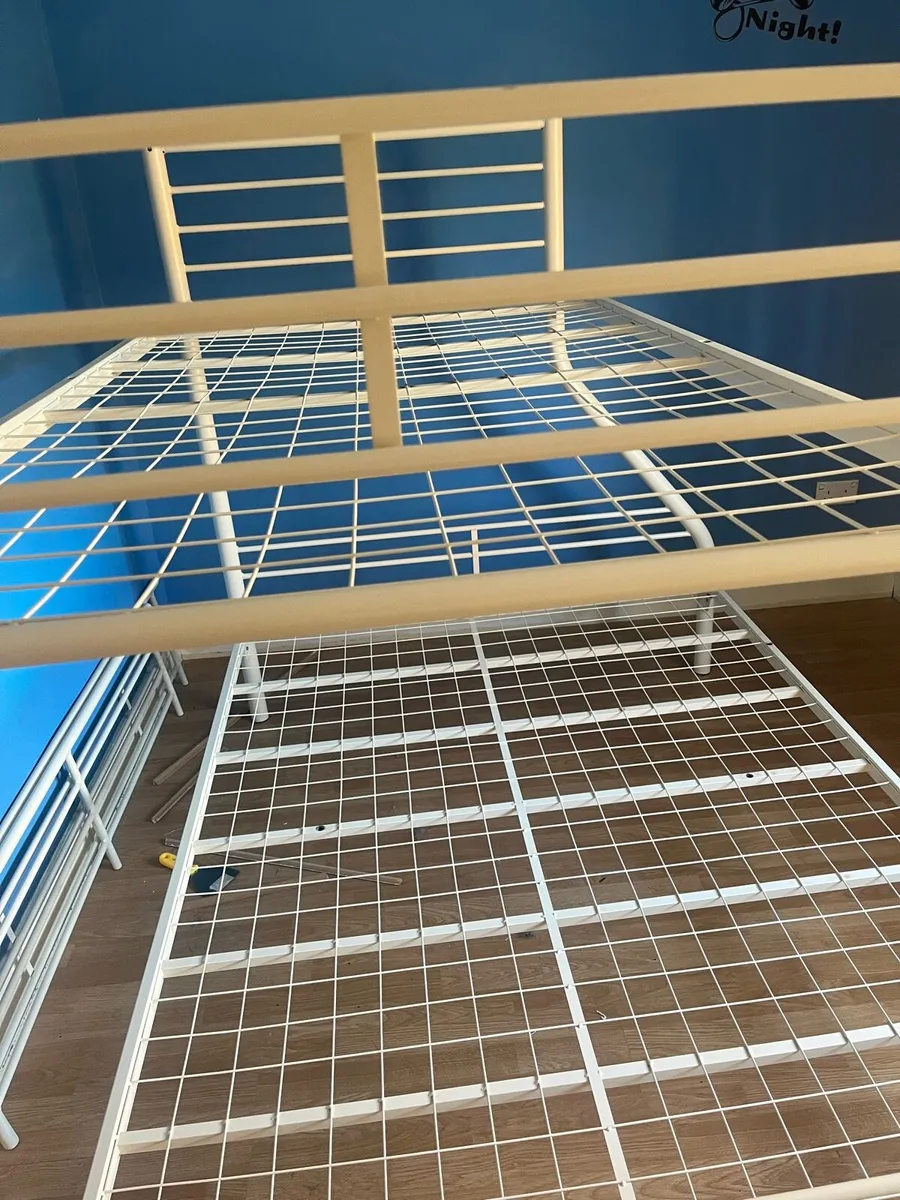 Metal bunk bed double bottom single top - Image 4