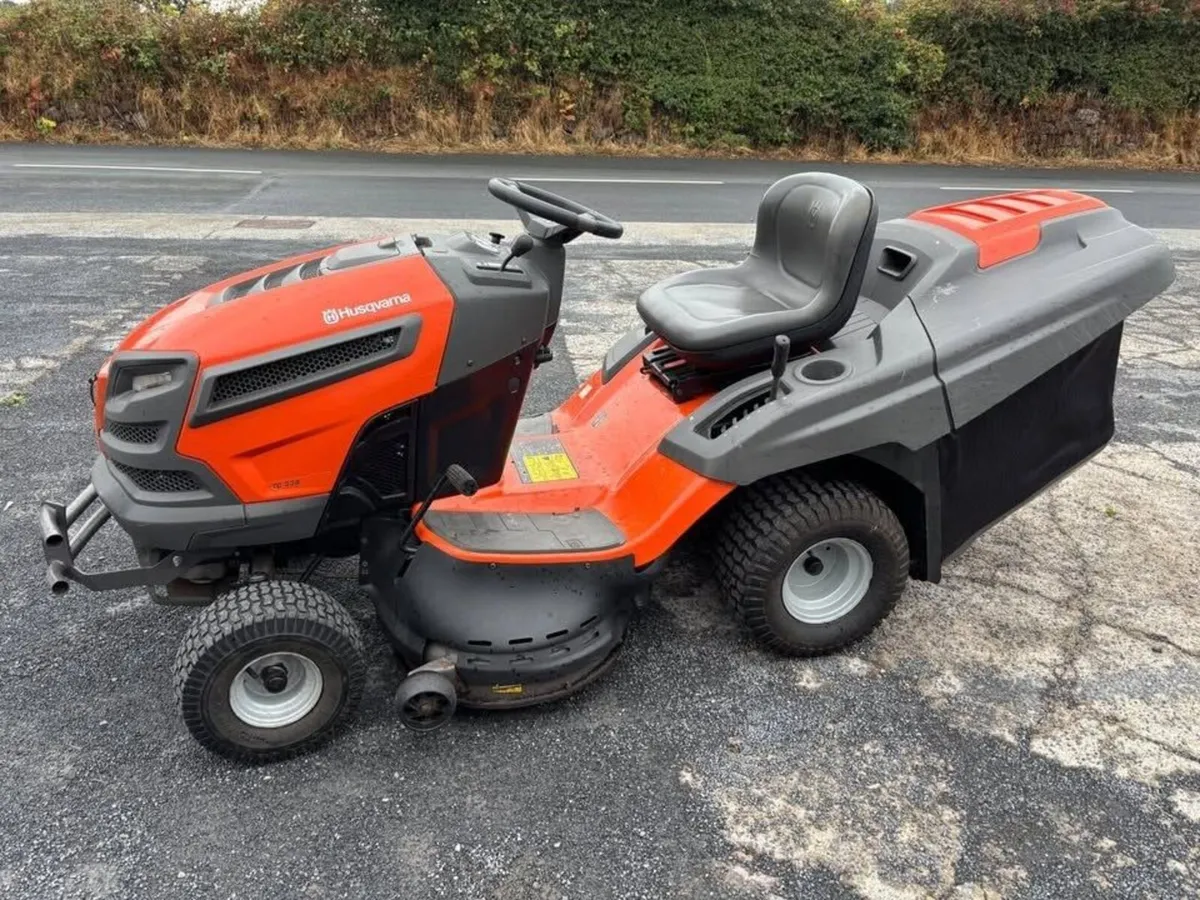HUSQVARNA 22 HP V-TWIN RIDE ON MOWER FOR PARTS OR - Image 2