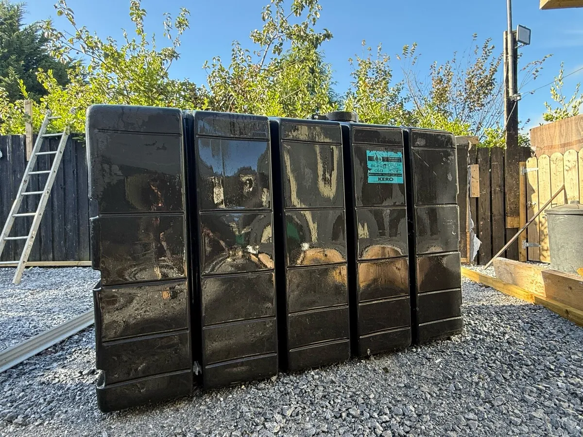 Oil tank free