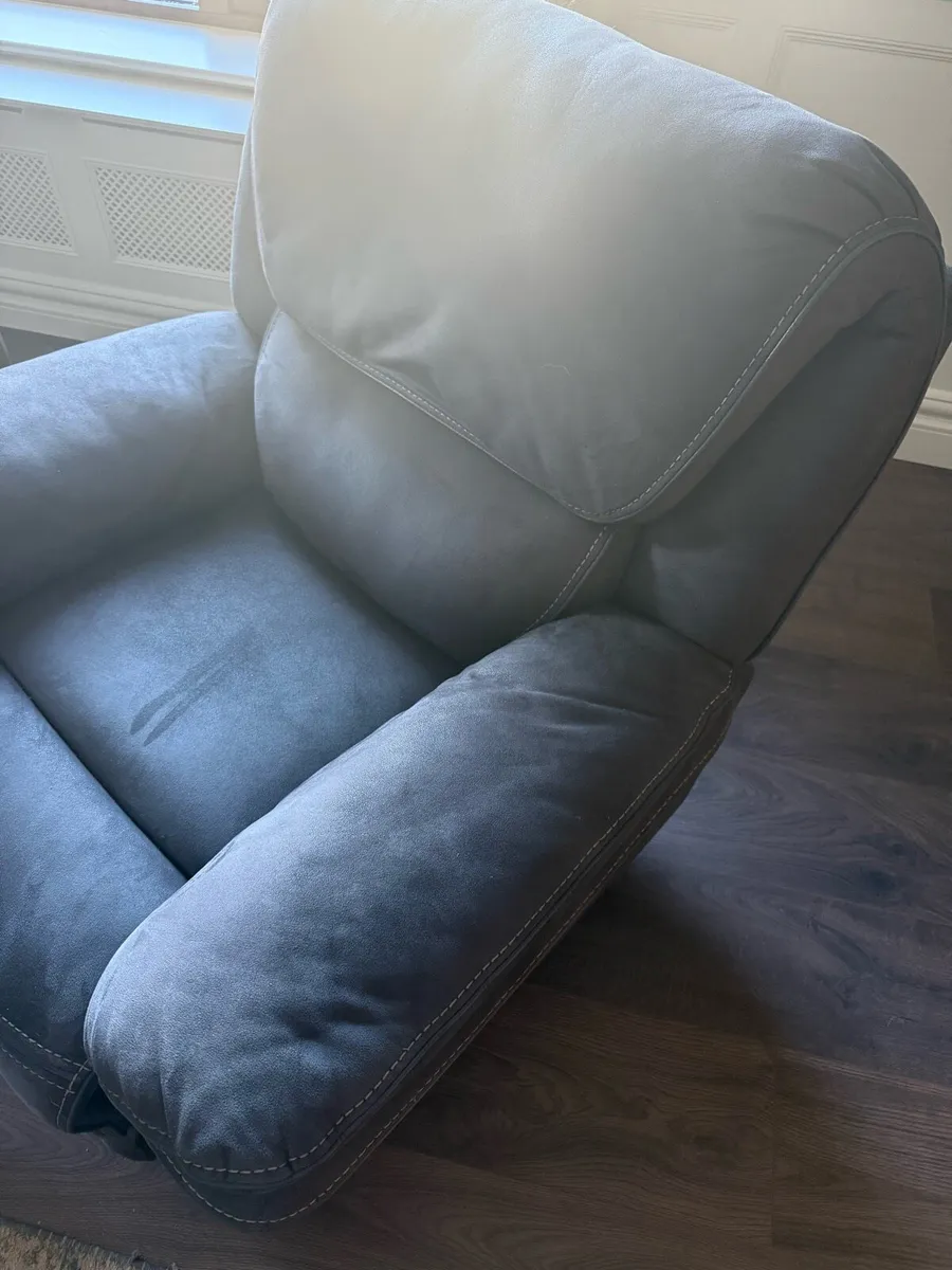 Reclining single seater couch / armchair - Image 3