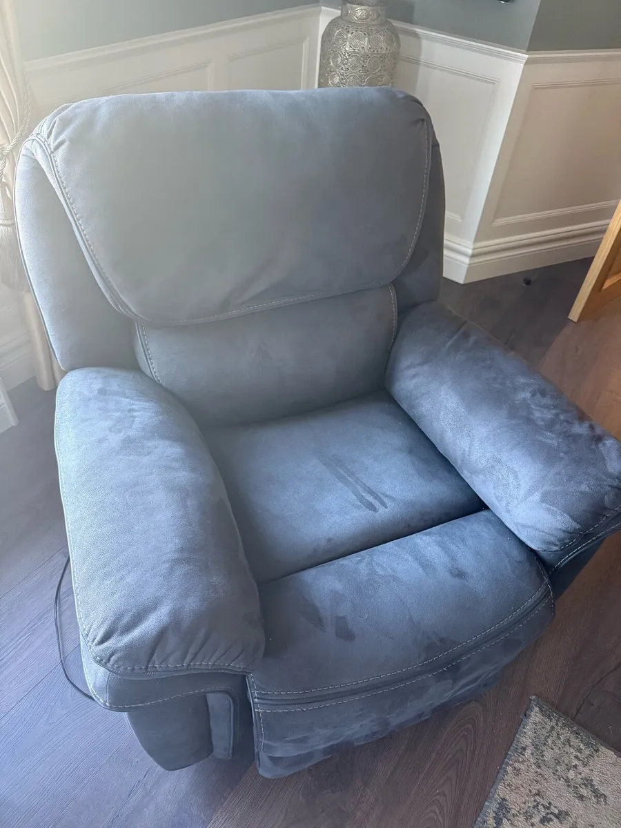 Reclining single seater couch / armchair - Image 2