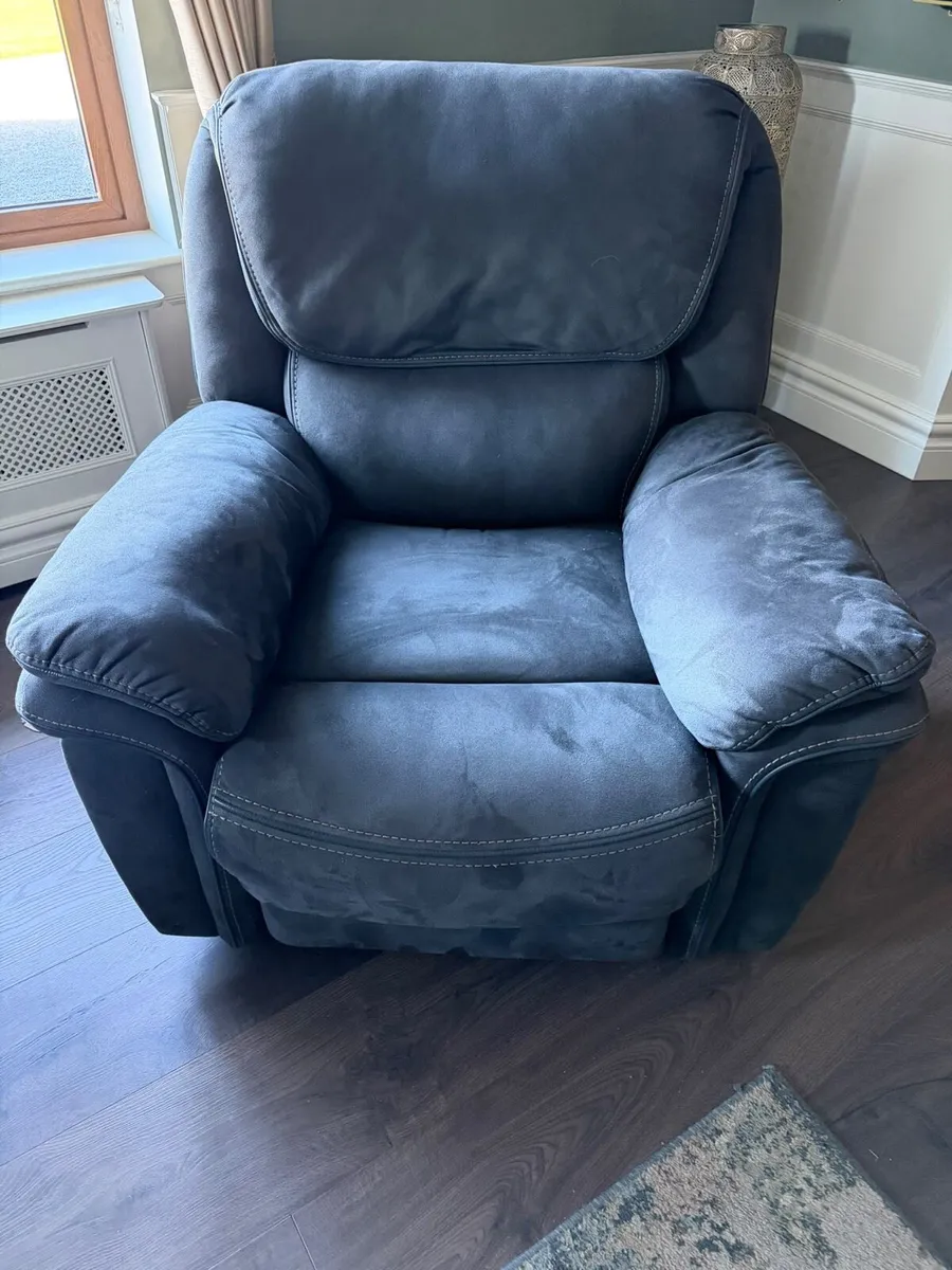 Reclining single seater couch / armchair - Image 1