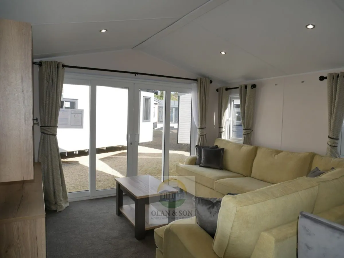 Willerby Gainsborough 40 x 12/3Bed - Image 2