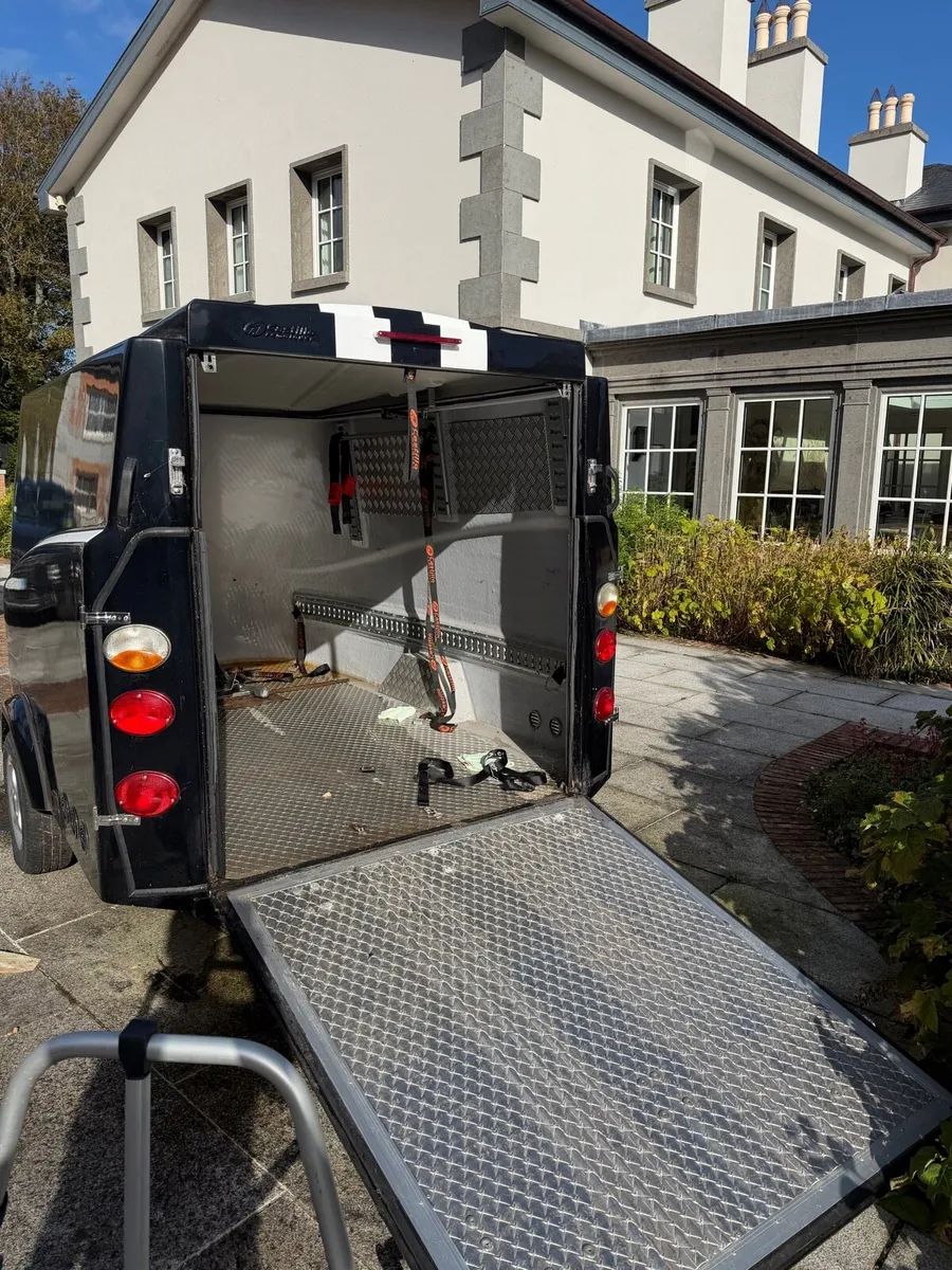 Motorbike enclosed trailer - Image 3