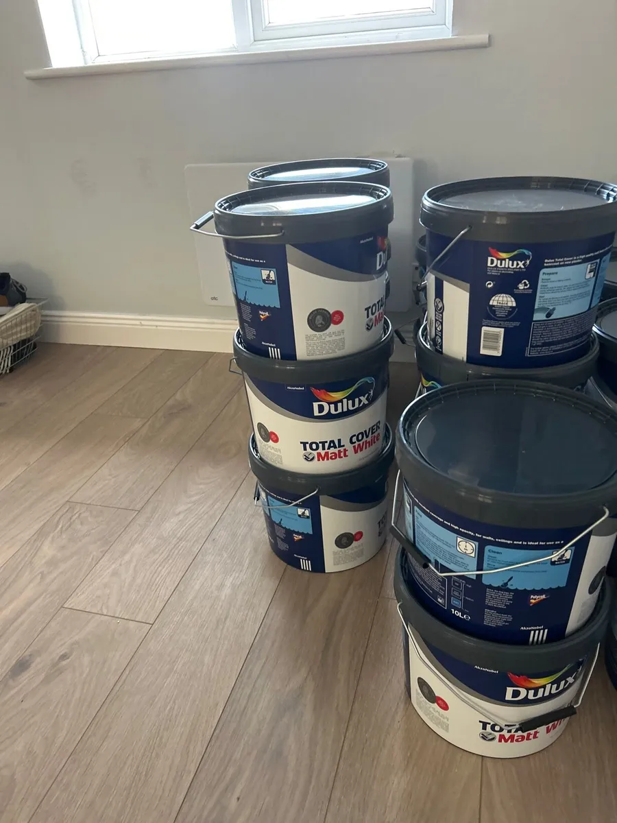 White dulex  paint - Image 1