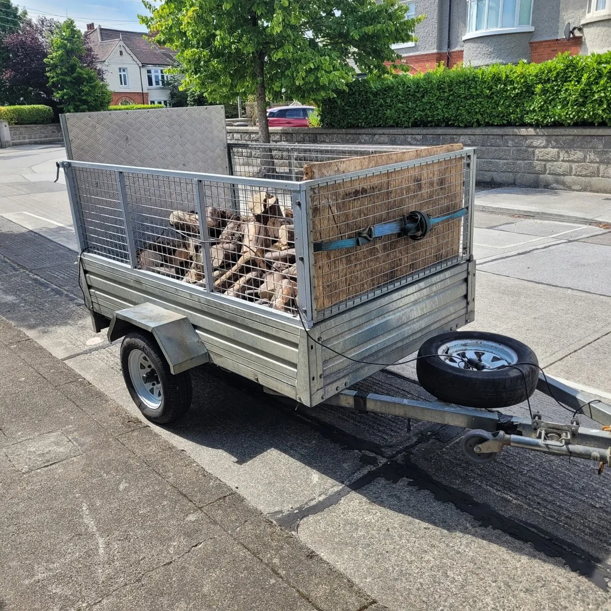 Trailer - Image 1