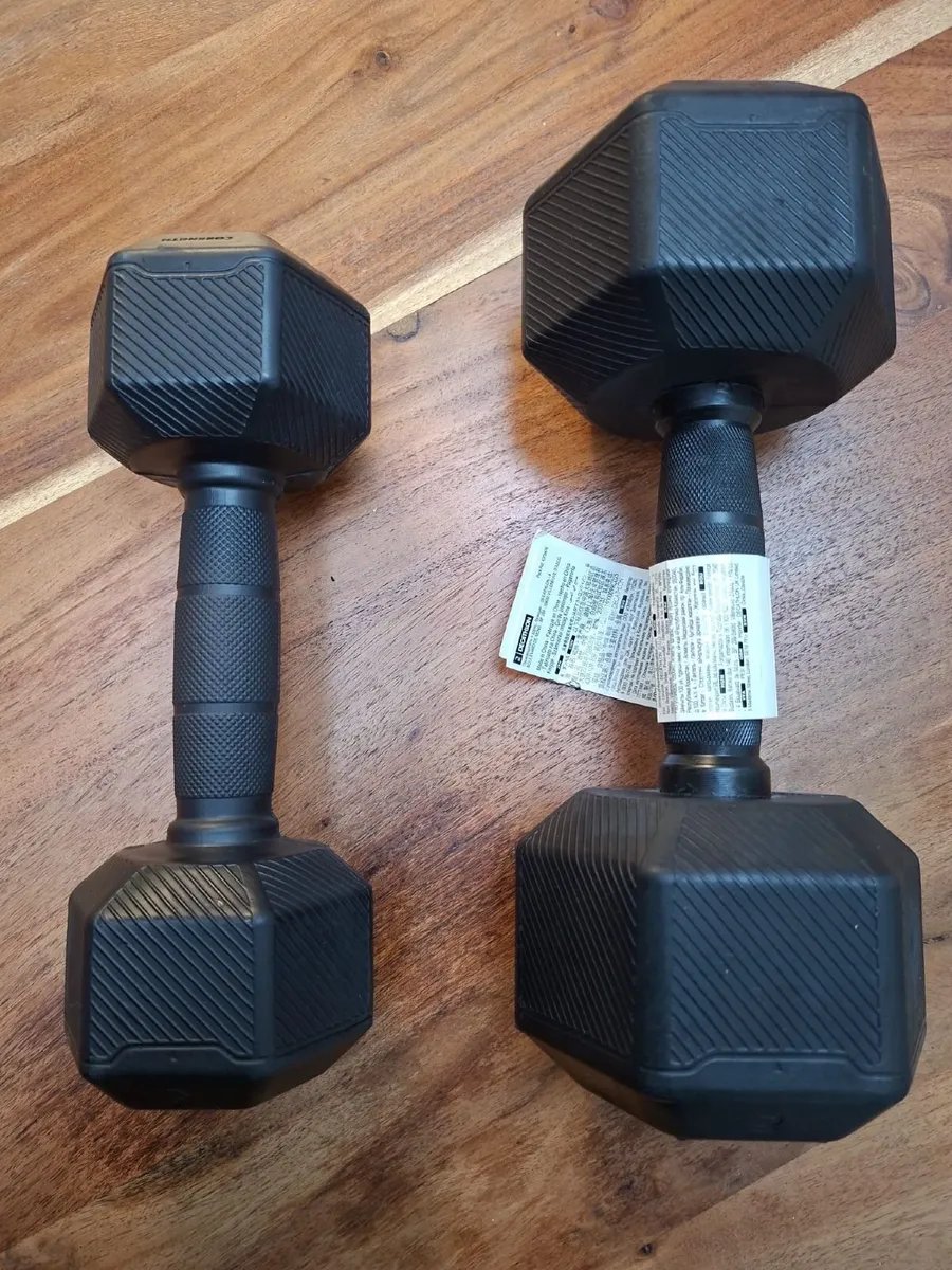 Decathlon Corength Hex Dumbbells – 5 kg & 10 kg - Image 3