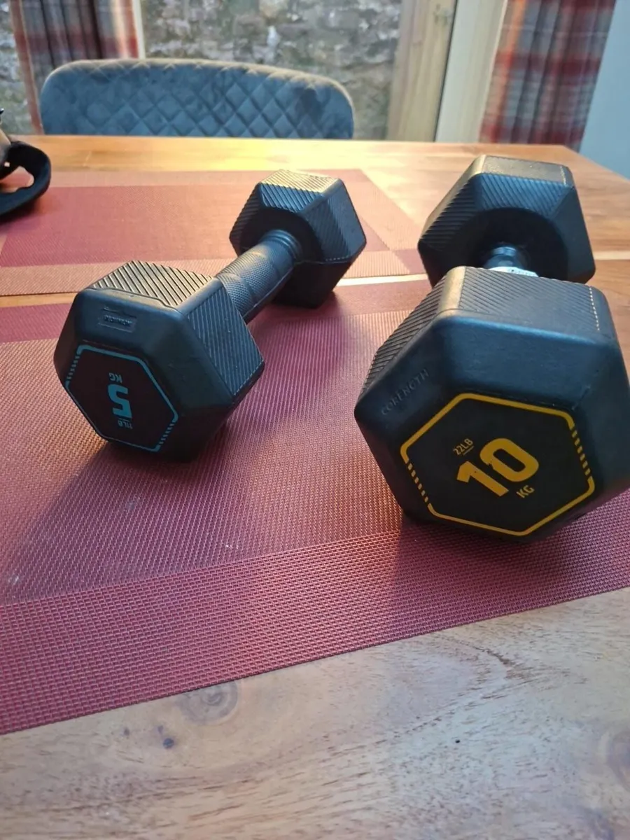 Decathlon Corength Hex Dumbbells – 5 kg & 10 kg - Image 4