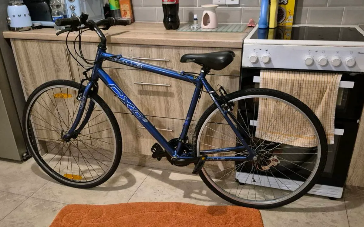 ADULTS BLUE APOLLO HYBRID BIKE 20” FRAME BIKE BRAK - Image 1