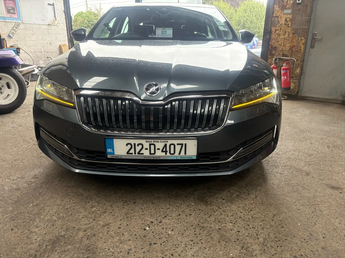 Skoda Superb DRL repair - Image 1