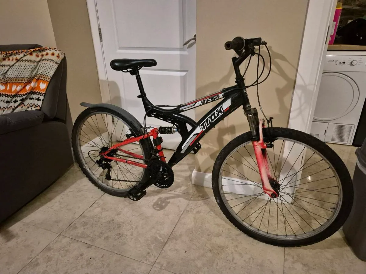 ADULTS TRAX SET MOUNTAIN BIKE Good CONDITION 17” F - Image 2