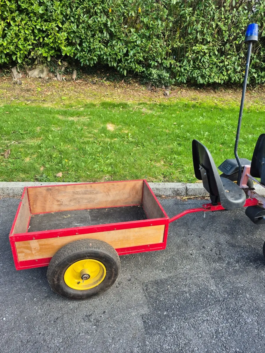 Pedal kart - 2 seater with trailer - Image 4