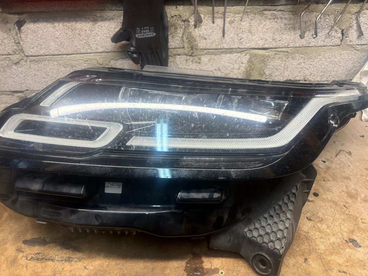 Range Rover Velar Drl repair - Image 2