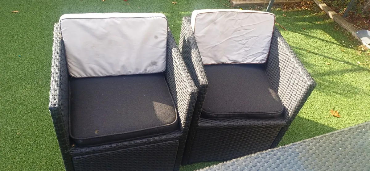Garden Cube - Table and Chairs - Image 4