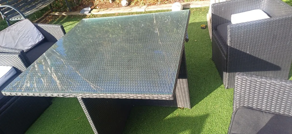Garden Cube - Table and Chairs - Image 2