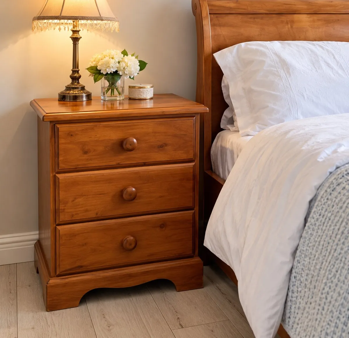 Beautiful Mahogany Bedroom Furniture Set - Image 2