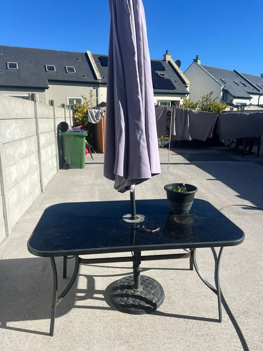 Garden table and umbrella and heavy duty stand and - Image 1