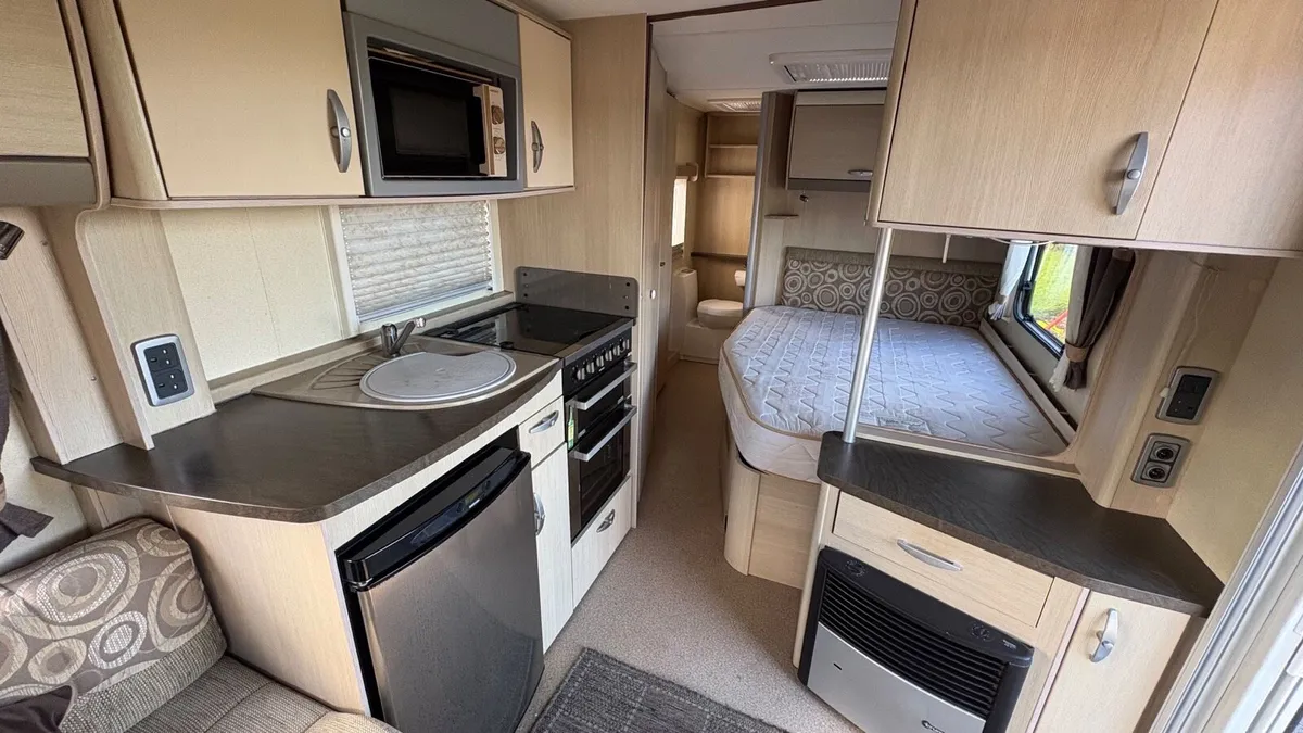 Sterling Eccles Ruby 4B, Motor Mover/Air Awning - Image 4