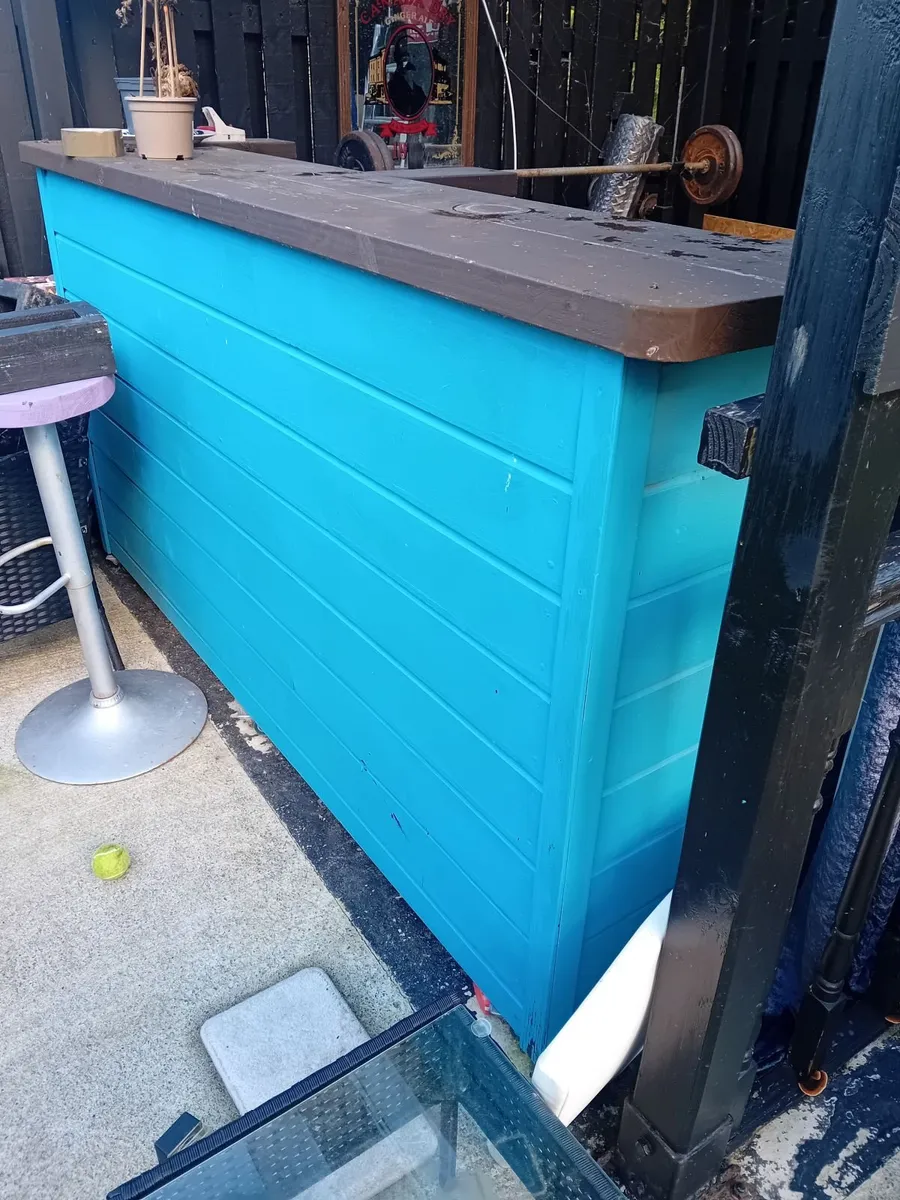 Drinks bar - Image 1