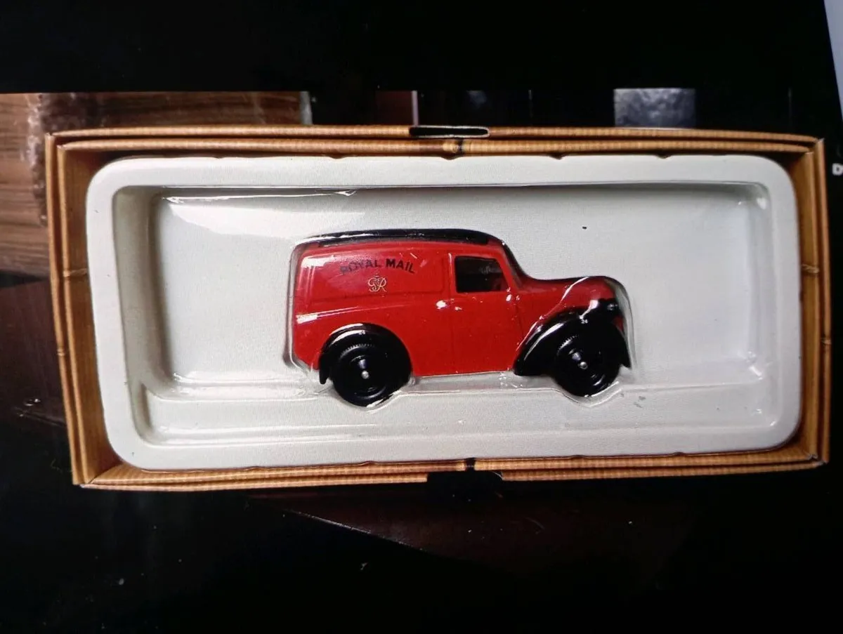 CORGI  C099145 COLLECTION 40'S &50'S GPO VAN. - Image 2