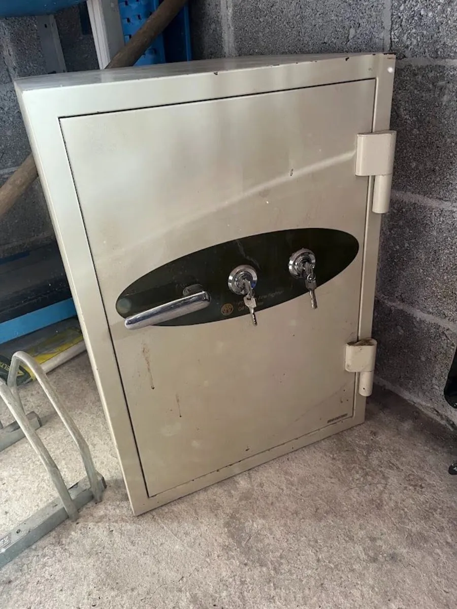 Safe - Image 1