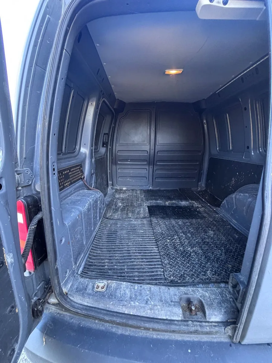 Volkswagen Caddy 2016 - Image 2