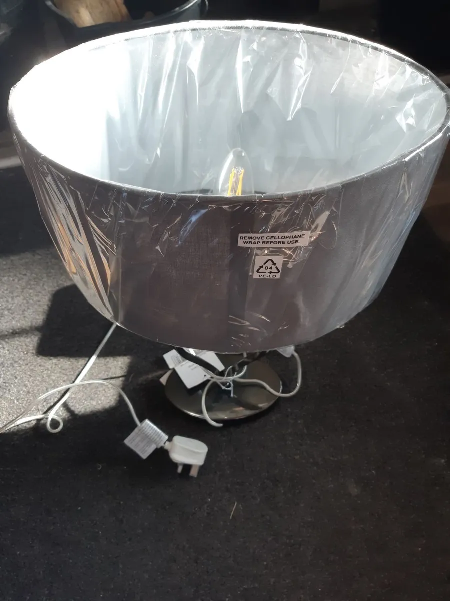 Table ,bed side lamp - Image 1
