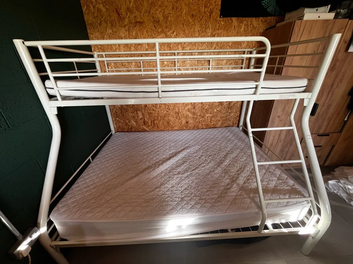 Triple sleeper bunk bed - Image 2