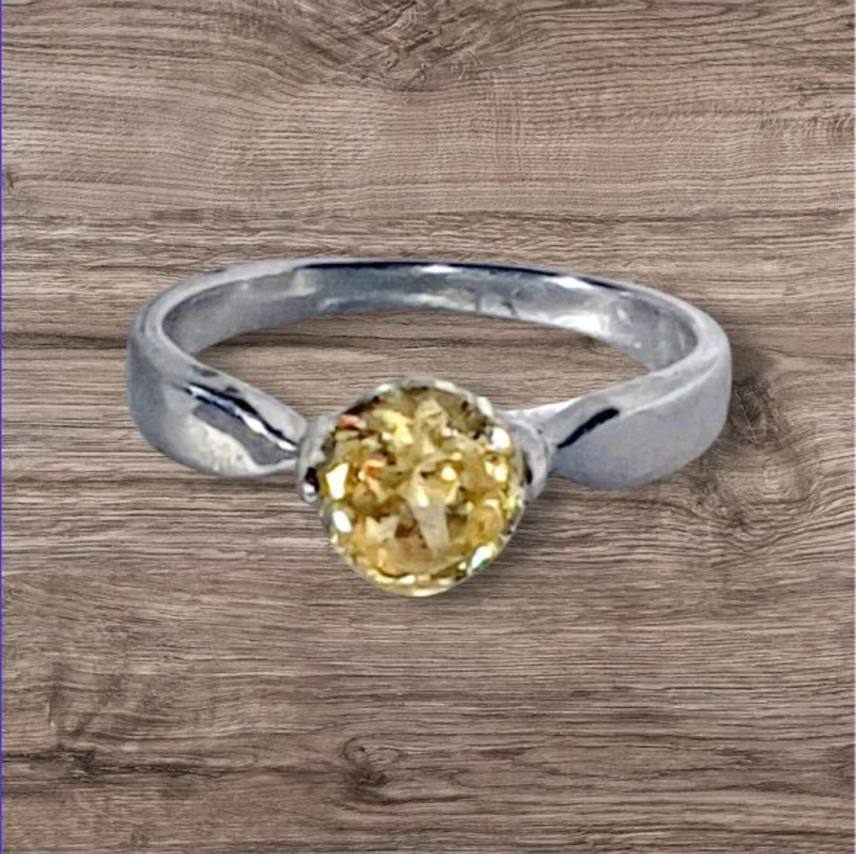 Vintage Champagne Sapphire Silver Solitaire - Image 1