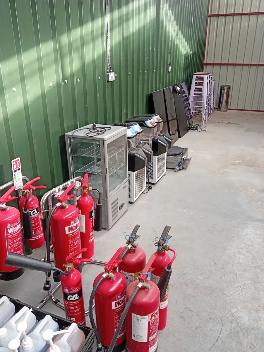 Restaurant catering equipment - Image 1