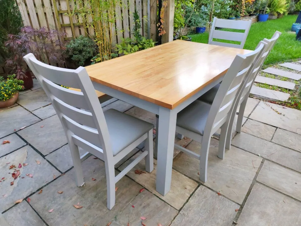 Kitchen dining table - Image 1
