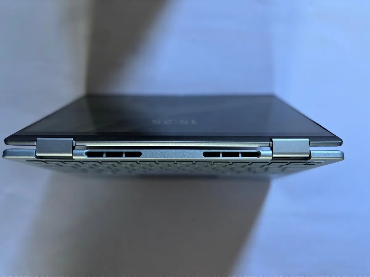 Dell 14 plus 2in1 laptop - Image 2