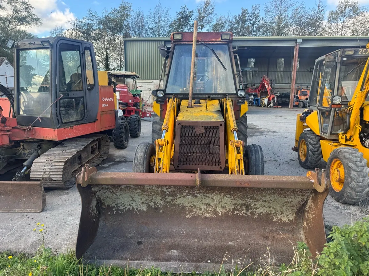 JCB 3cx grey cab €6,950 - Image 2