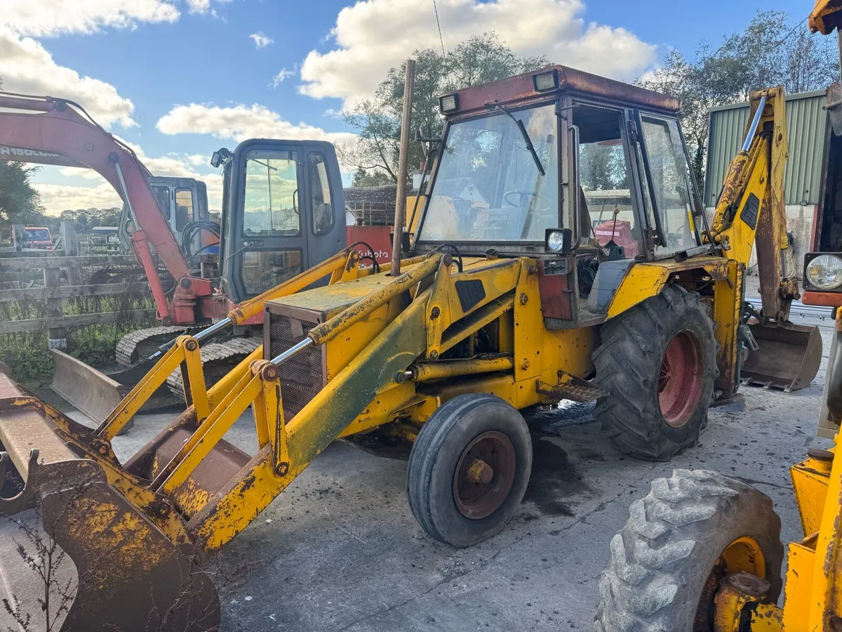 JCB 3cx grey cab €6,950 - Image 3