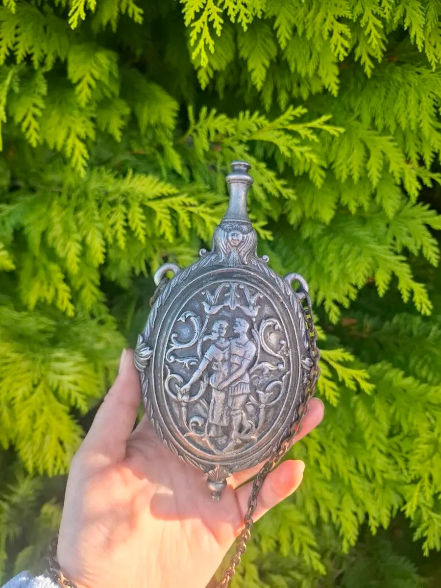 Cosplay powder flask - Image 1