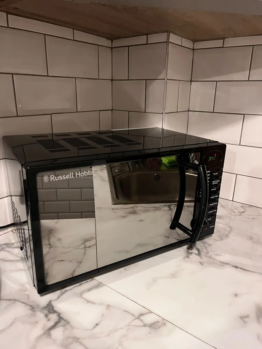 Russell Hobbs Black Mirror Microwave – 700W - Image 3
