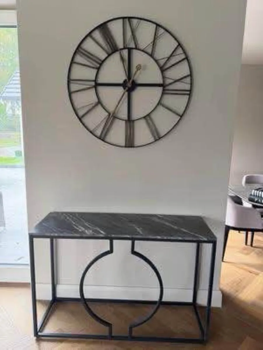 STUNNING CONTEMPORARY CONSOLE TABLE & ARTIF PLANT - Image 3